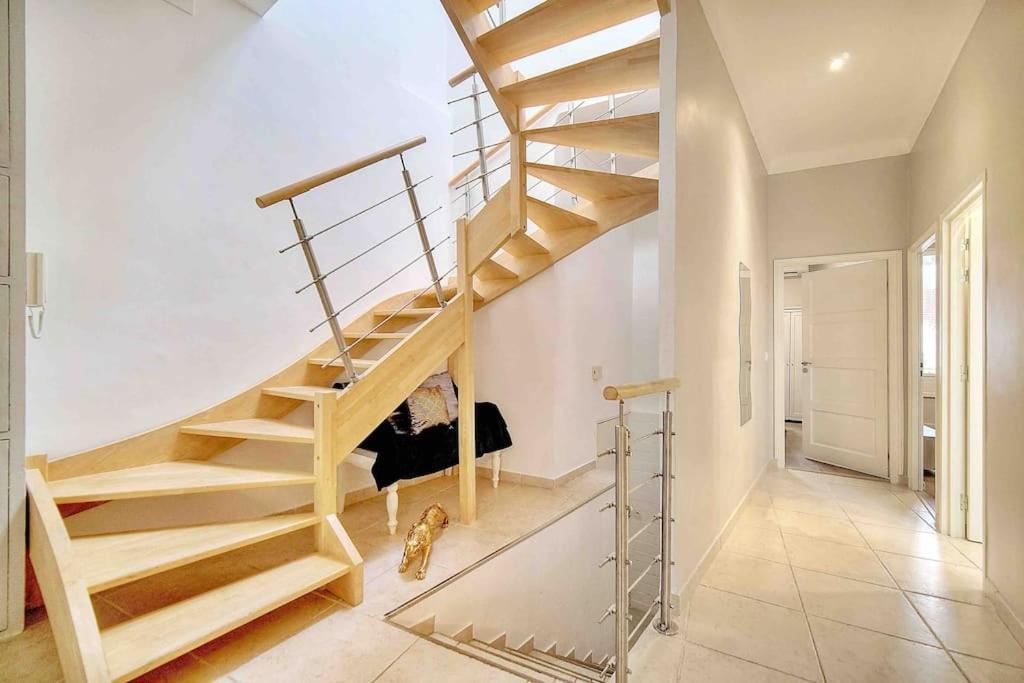 Croisette 8/10 Pers Apartment Cannes Bagian luar foto